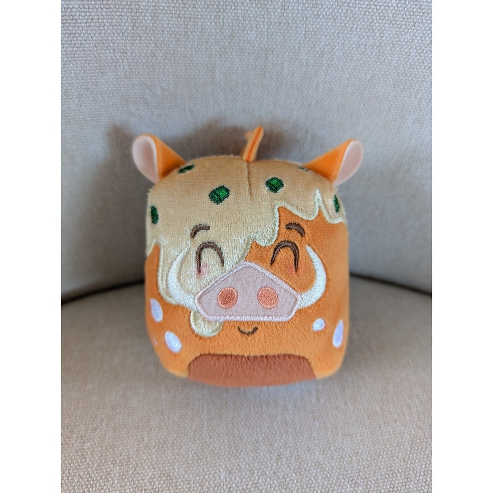 Mini Disney Munchlings 2023 Festive Fare Lion King Pumbaa Salted Pretzel Bun